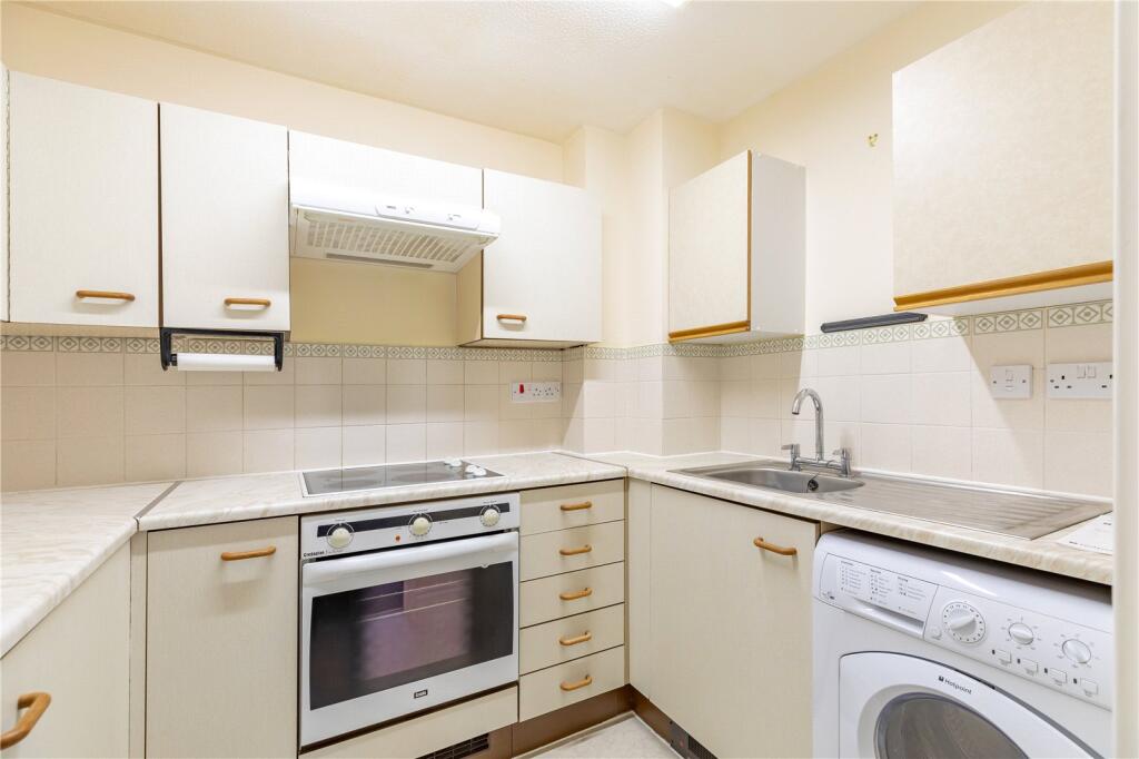 New Park Street, Devizes, Wiltshire, SN10 photo 3