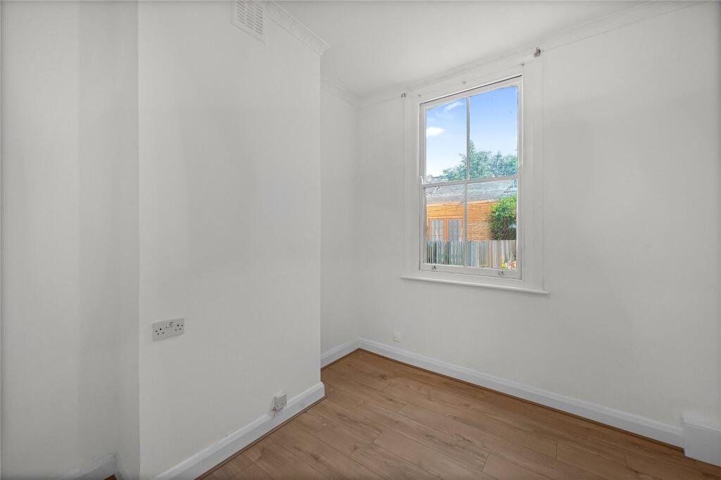 Apartment in London - View 5