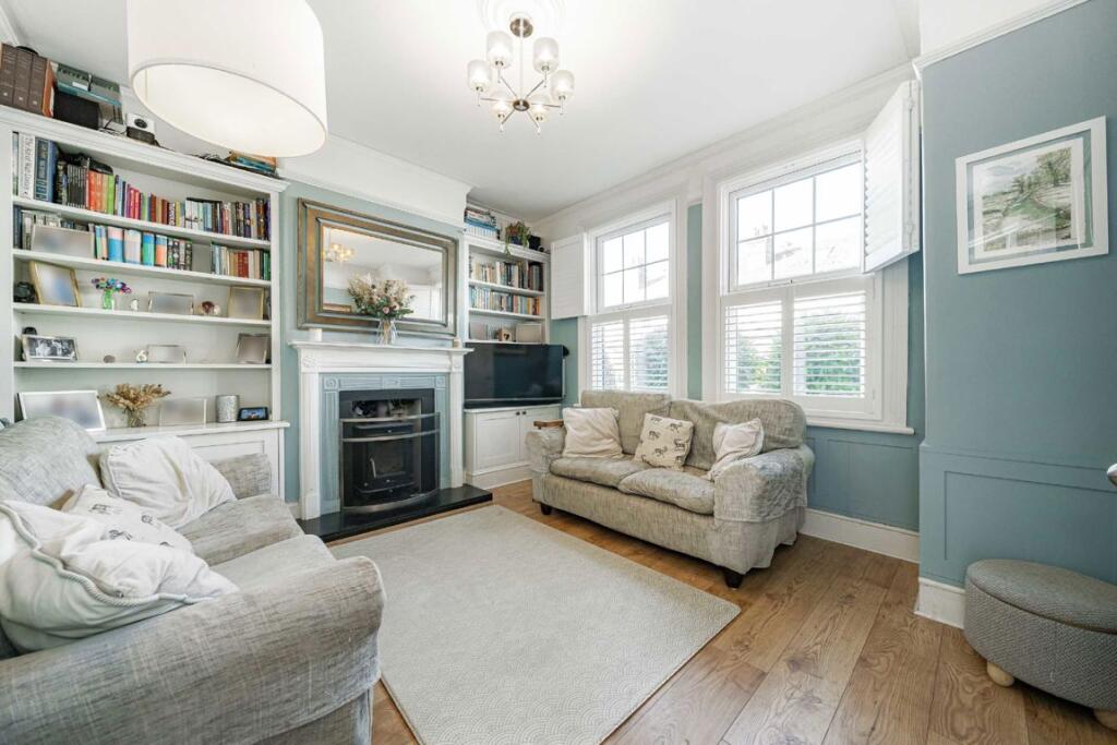 House in London - View 2