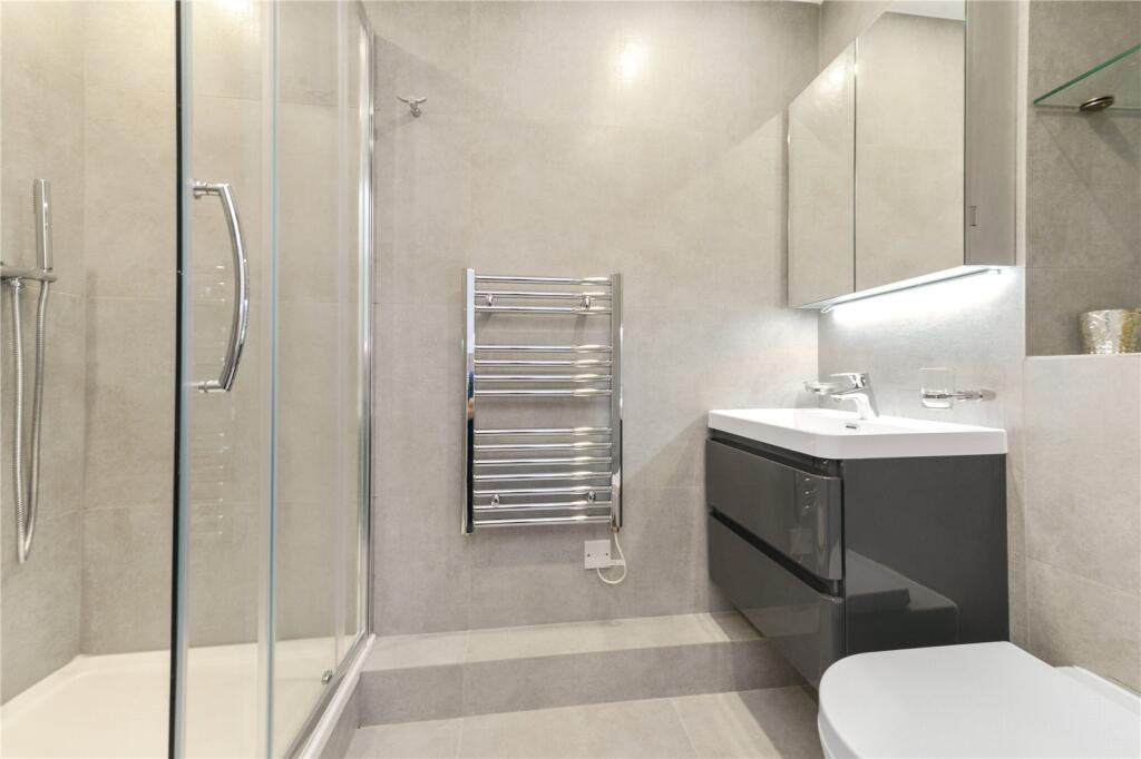 Apartment in London - More