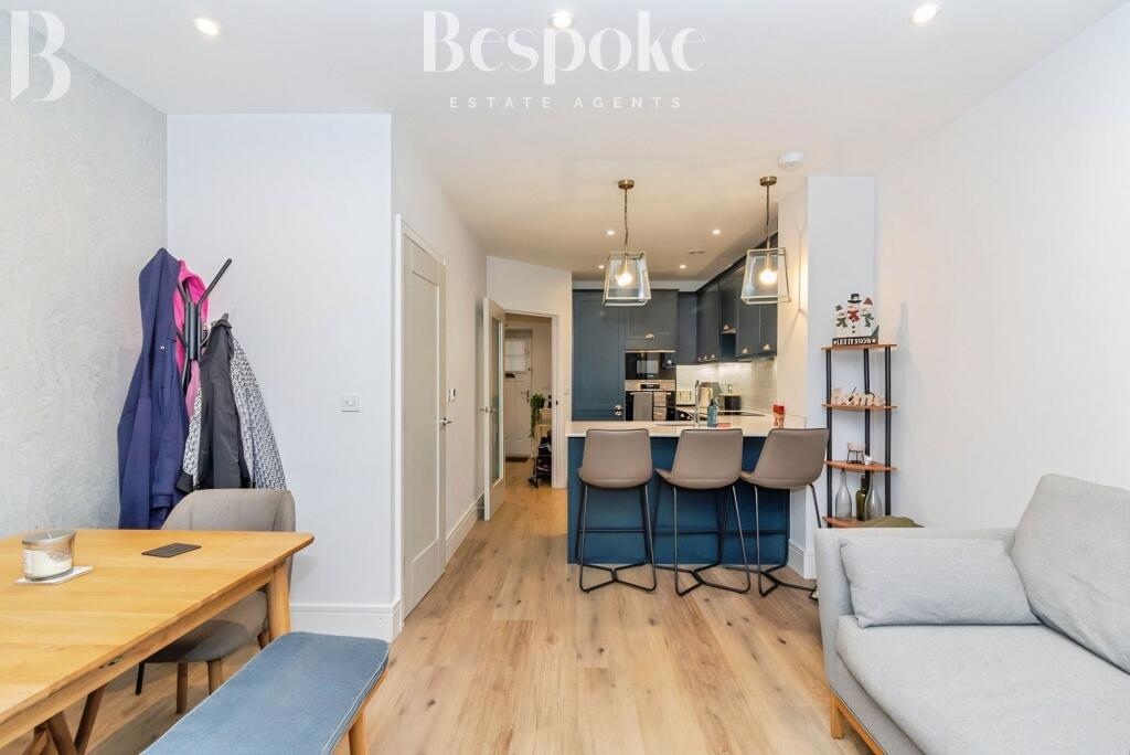 House in Reading, Green Park Village, Coley Park - More