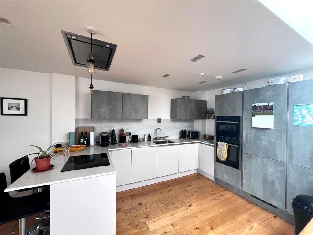 Apartment in Bradford - View 4