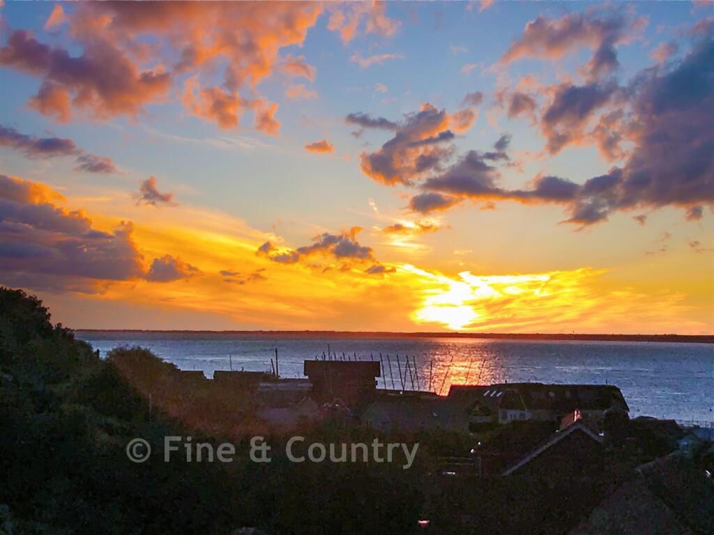 Lower Church Road, Cowes, Isle of Wight photo 3