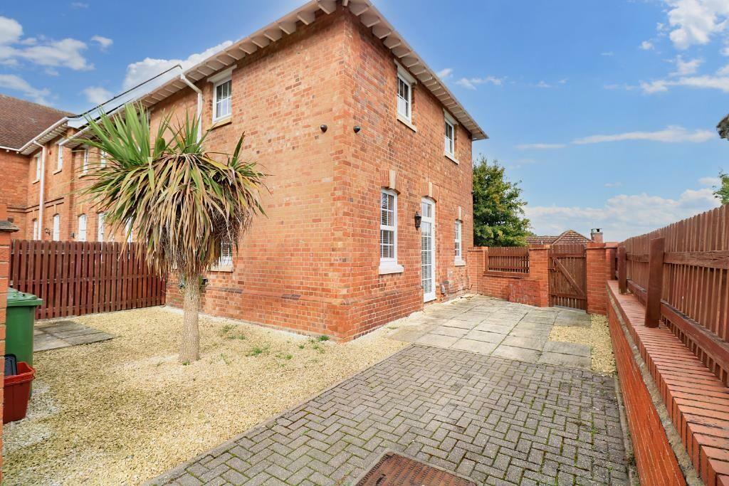 Main image of property: Frythe Close, Kenilworth