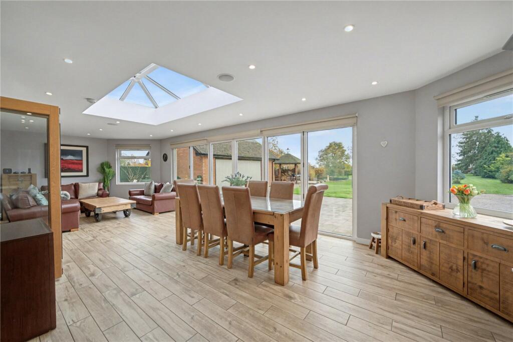 Beauchamp Lane, Callow End, Worcester, Worcestershire, WR2 photo 4