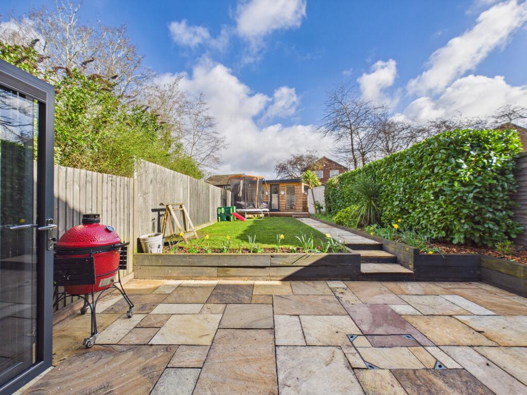 Farringdon Way, Tadley, RG26 photo 2