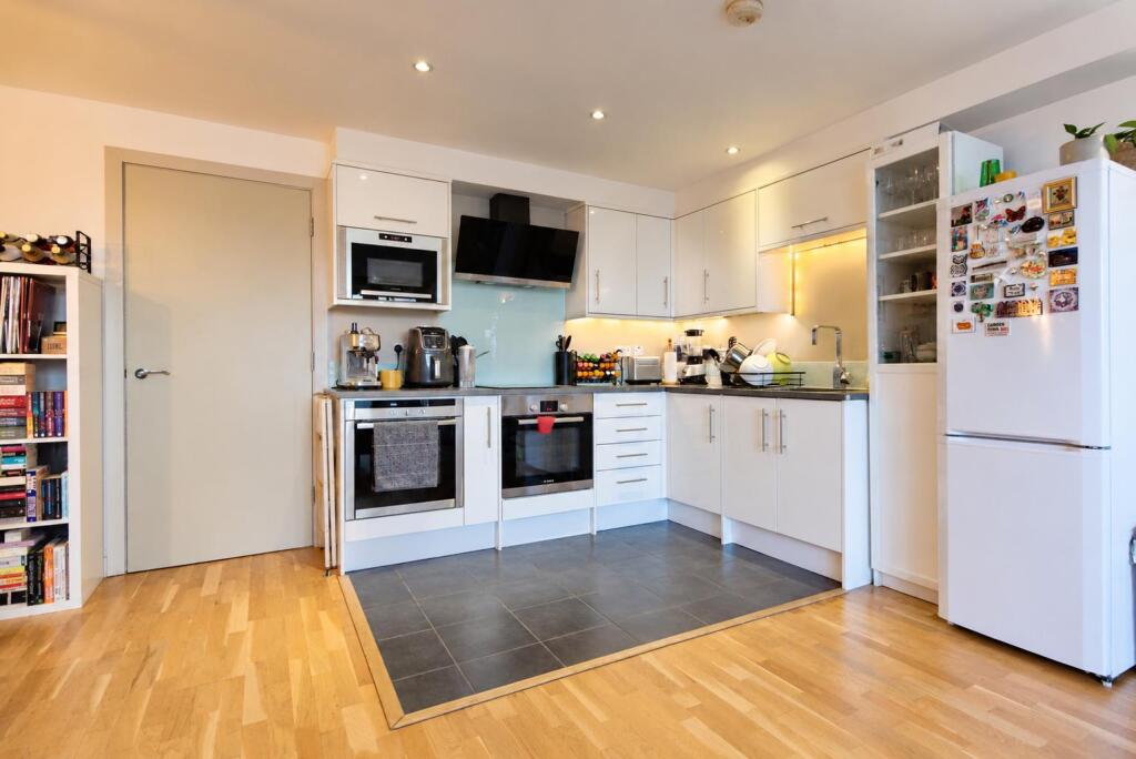 Apartment in London - View 5