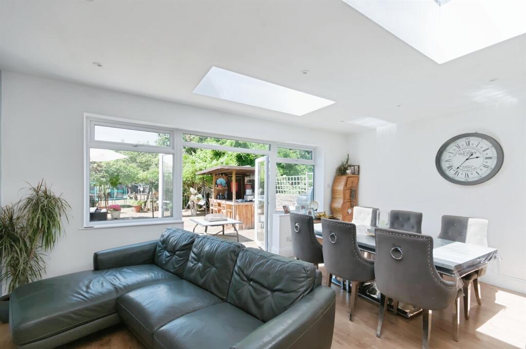 Whitley Road, Eastbourne photo 5