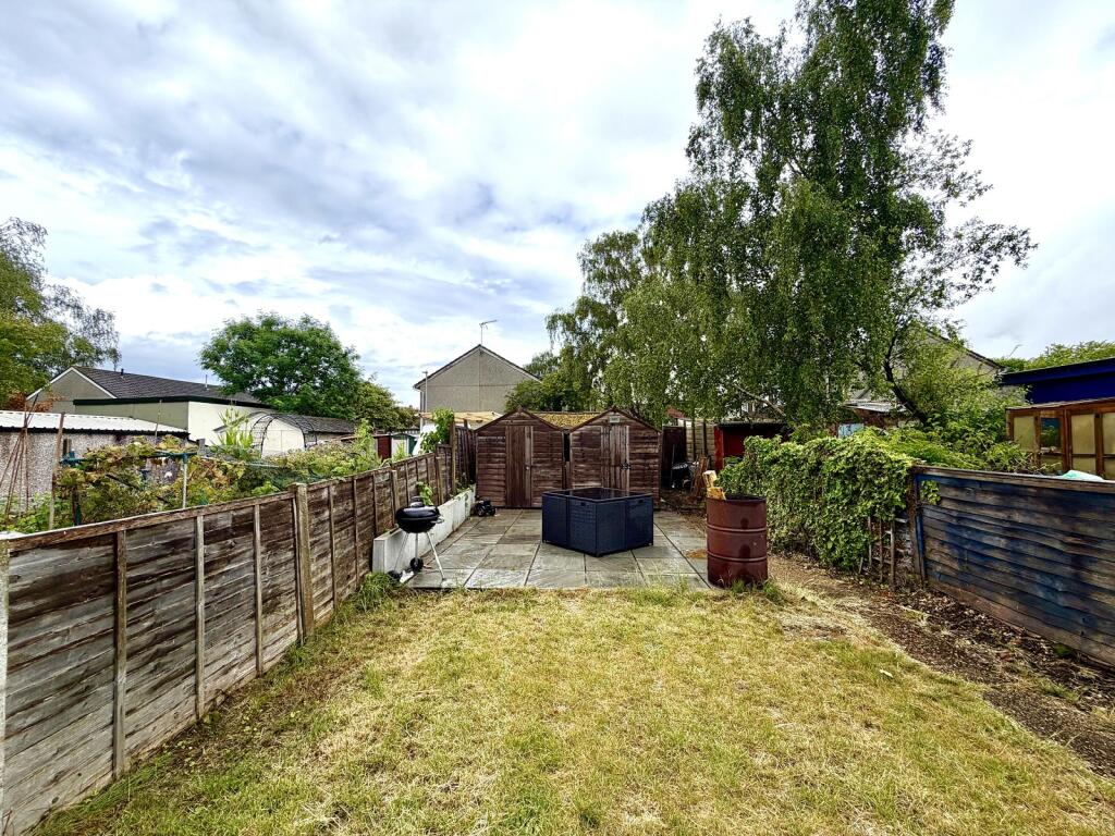 House in London, Royal Borough of Kingston upon Thames - View 5