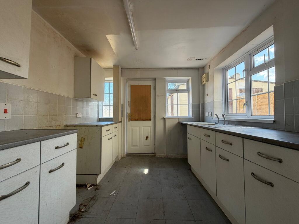 House in Tewkesbury, Bishop's Cleeve - View 4