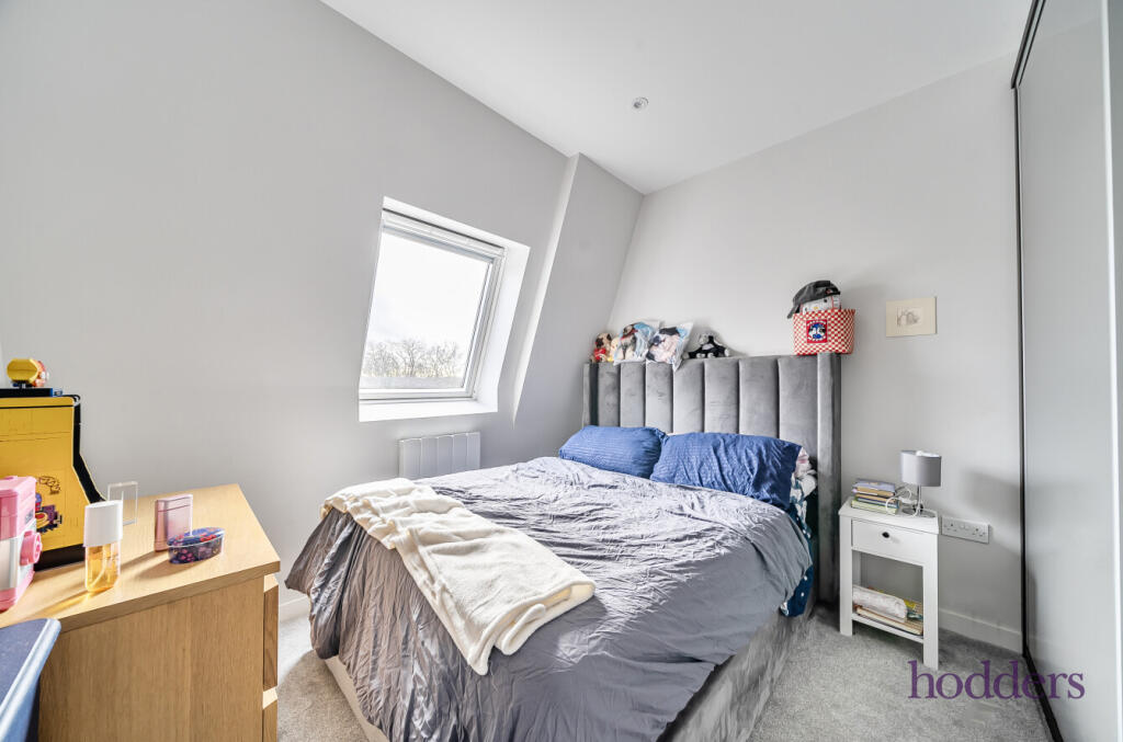 Chertsey, Surrey, KT16 photo 4