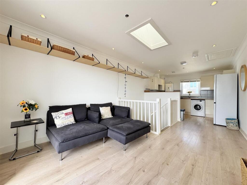 House in Truro - View 3