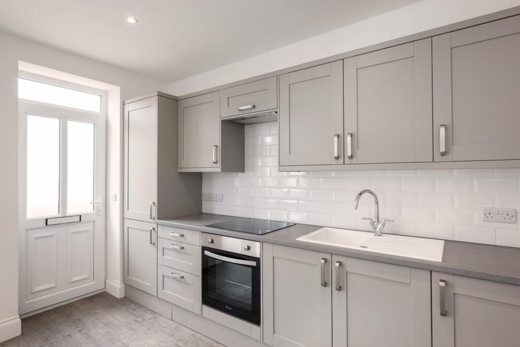 Apartment in York, Tang Hall - View 5