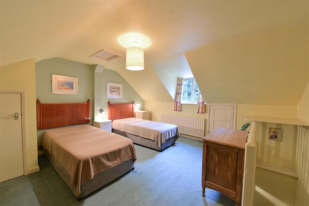 Main image of property: Gillygate, York
