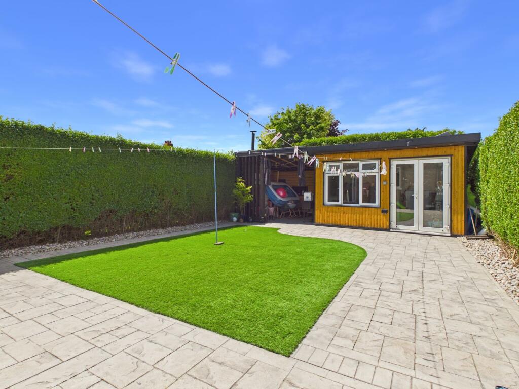 Thompson Avenue, Ormskirk, L39 photo 4