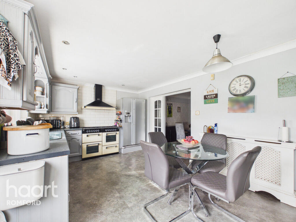 House in Romford - View 5