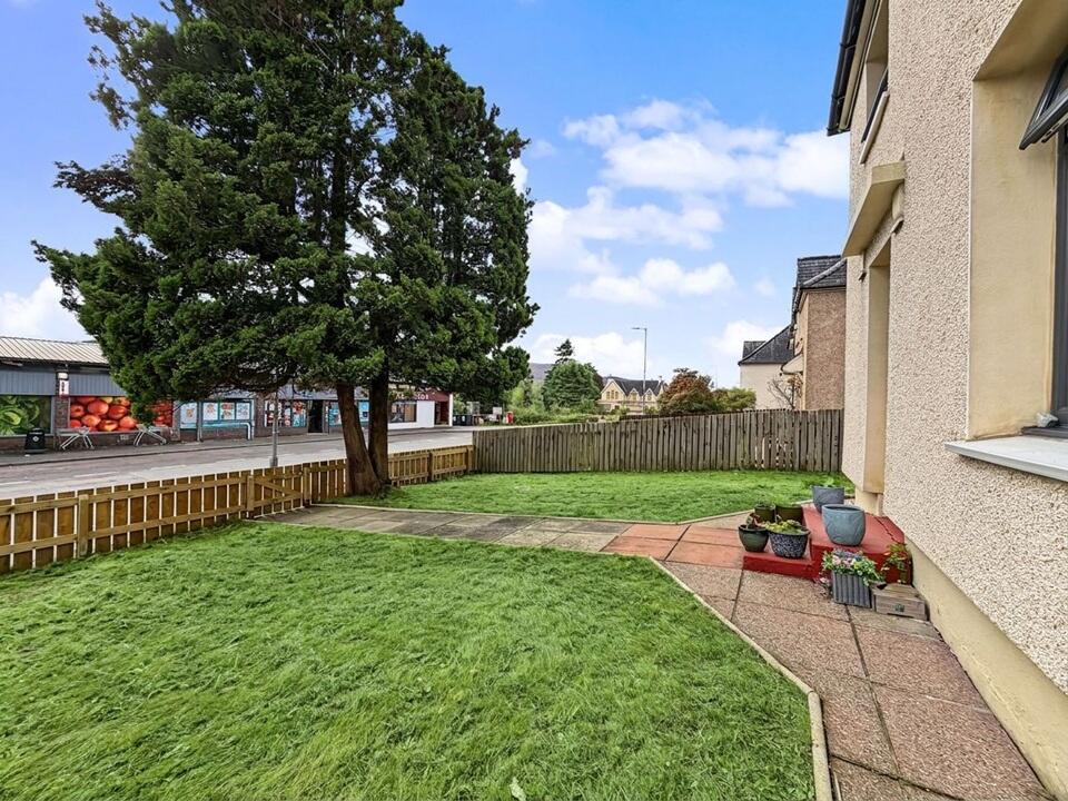 5 Montrose Mansions, Corpach, Fort William, Highland, PH33 7JQ photo 4