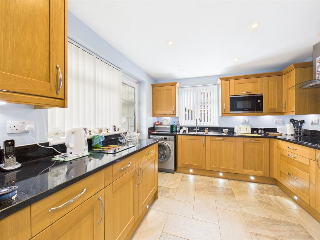 Colerne Drive, Hucclecote, Gloucester, Gloucestershire, GL3 photo 2