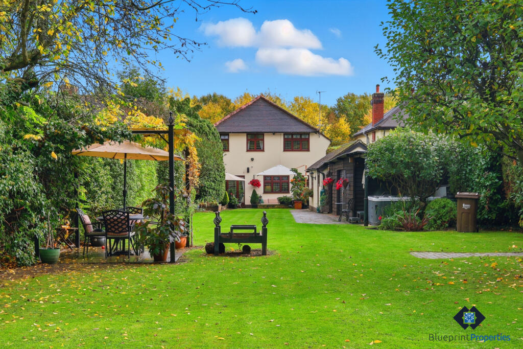 Parkwood, Doddinghurst Road,Brentwood, CM15 photo 3