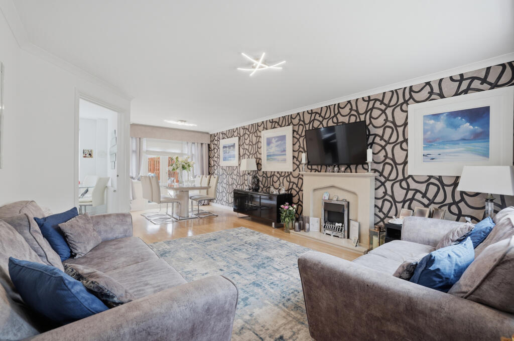 Thorntree Drive, Coatbridge, North Lanarkshire photo 3