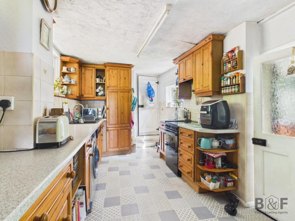 House in Pucklechurch, South Gloucestershire - View 4