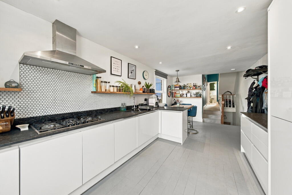 Apartment in London, Queen's Park - View 2