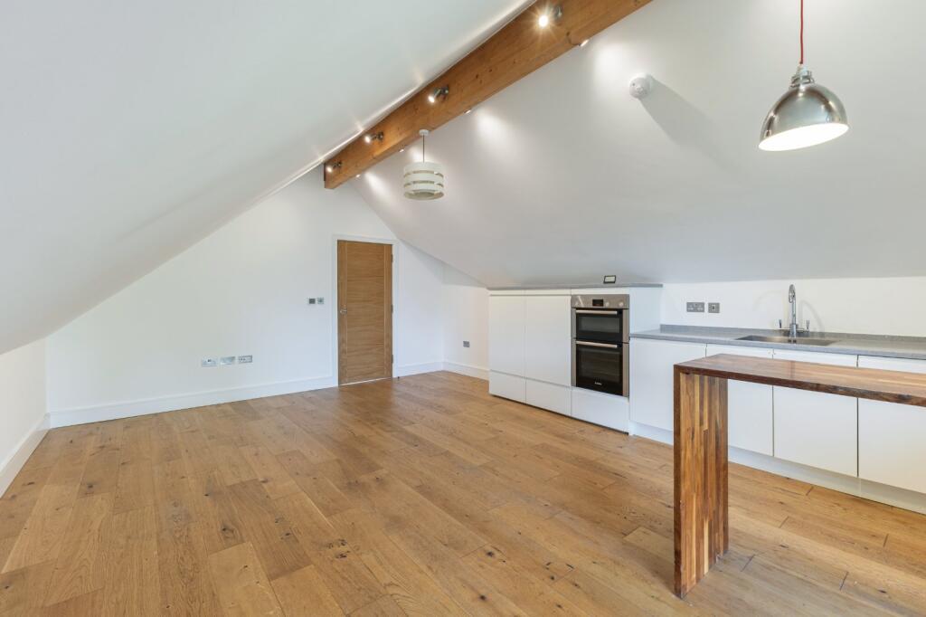 Apartment in Southampton - More