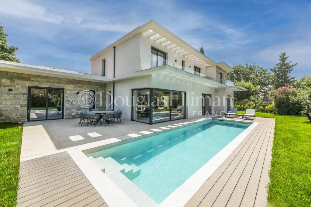 Main image of property: Provence-Alps-Cote d`Azur, Alpes-Maritimes, Mougins