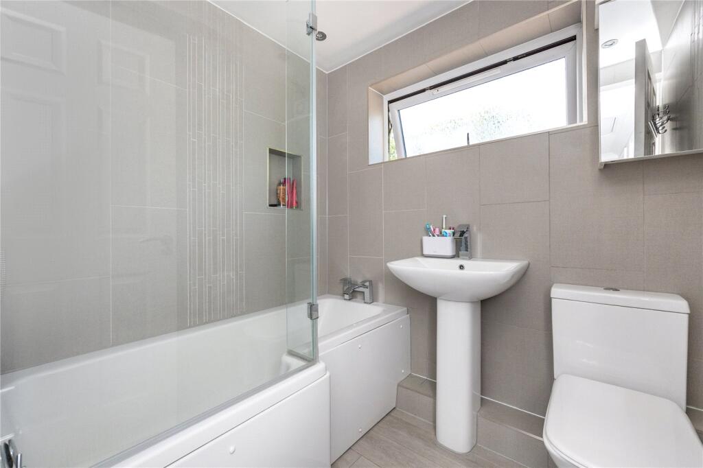 House in Crawley, Southgate - View 5