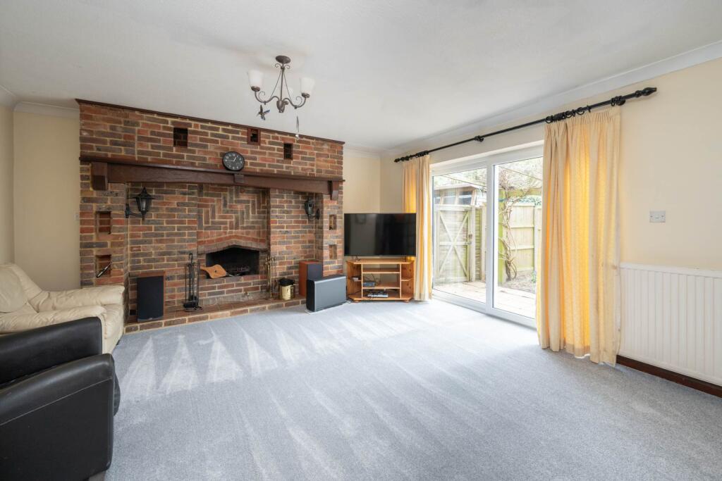House in Horsham, Broadbridge Heath - View 3