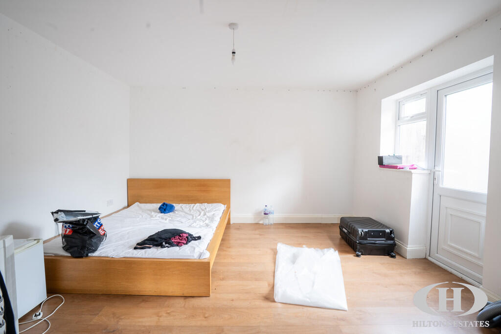 Hampton Lane, Feltham photo 3