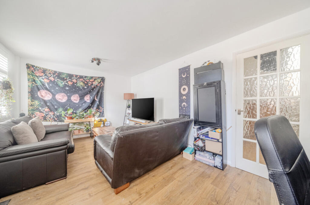 House in Orpington, Broom Hill, Goddington - View 4
