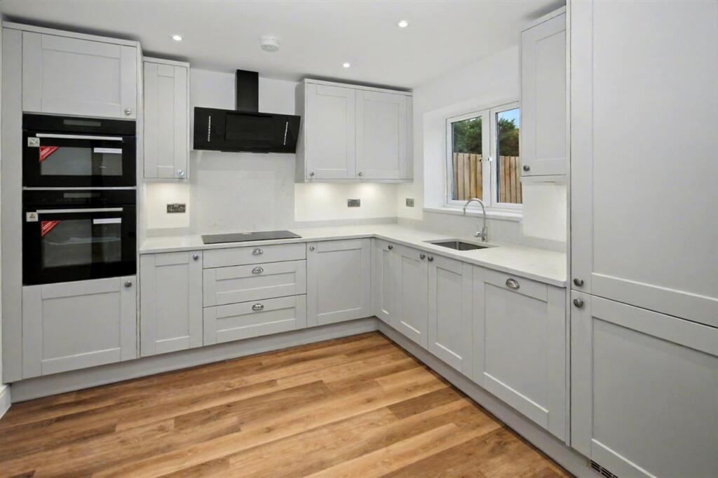 2, Blackberry Close, Great Barford photo 4