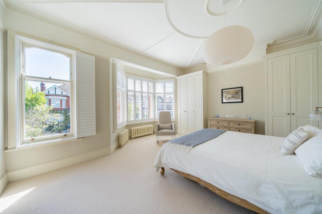 House in London - View 5