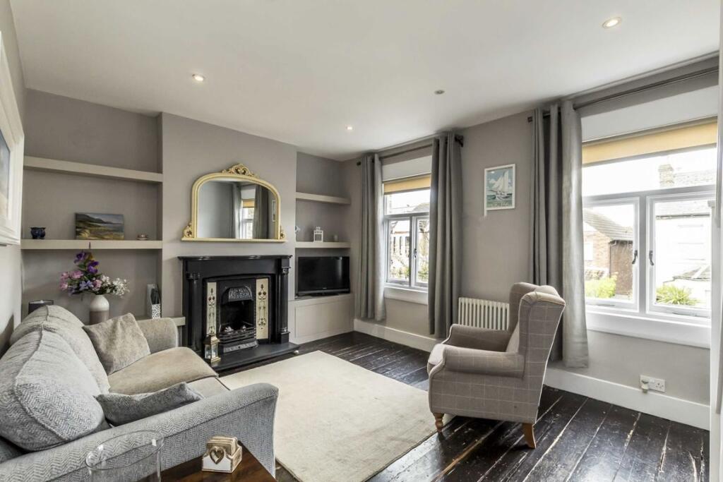 Apartment in London, Hanwell - View 2