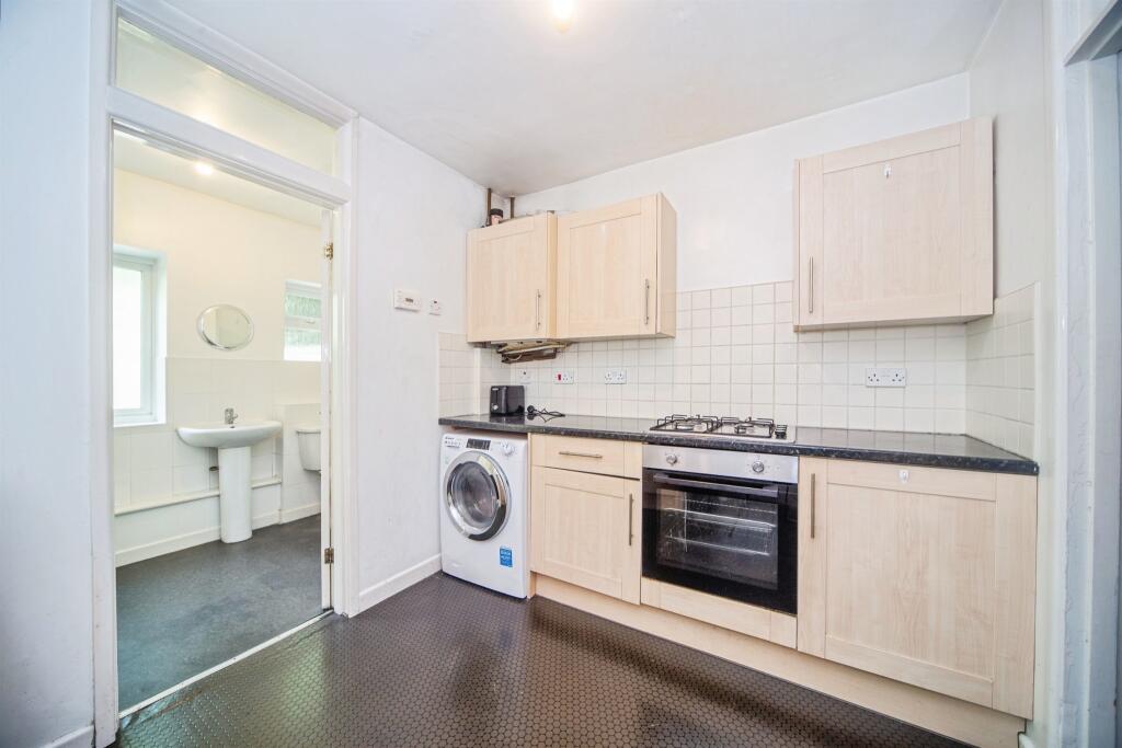 House in Southampton - View 5