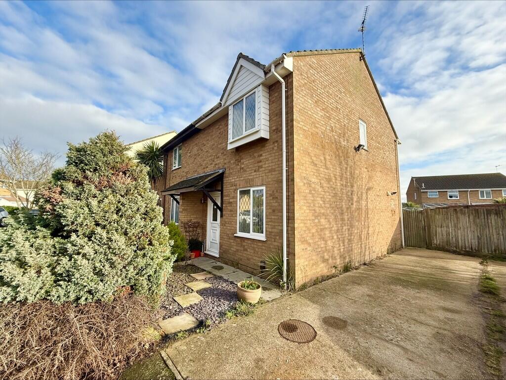 2-bed terraced on Malin Court, Caister-on-sea, £185,000