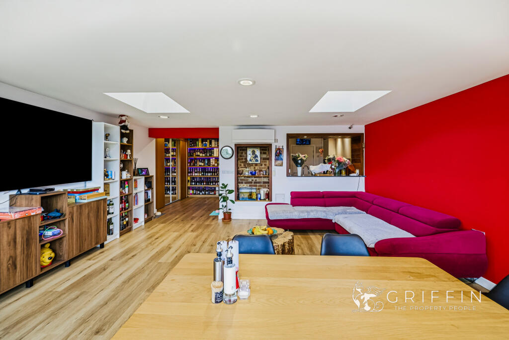 House in Aveley, Essex - View 3