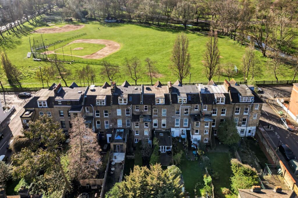 Apartment in London - View 4