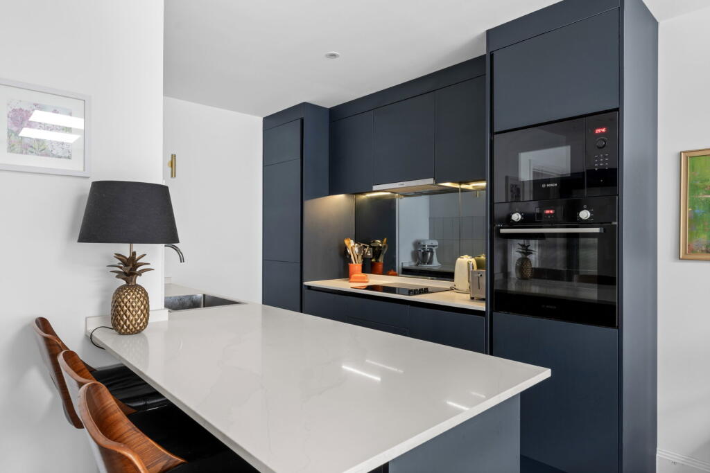 House in Croydon - View 5