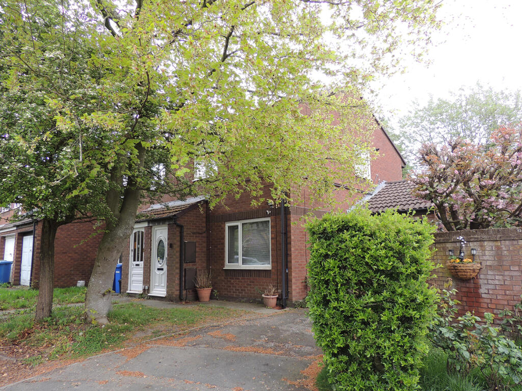 3-bed semi-detached on 61, Gilderdale Close, Gorse Covert, Birchwood, Warrington, £99,000