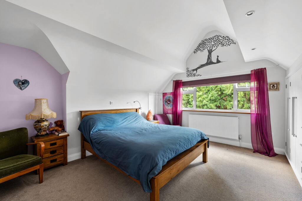 House in Tandridge, Church Town, Godstone - View 4