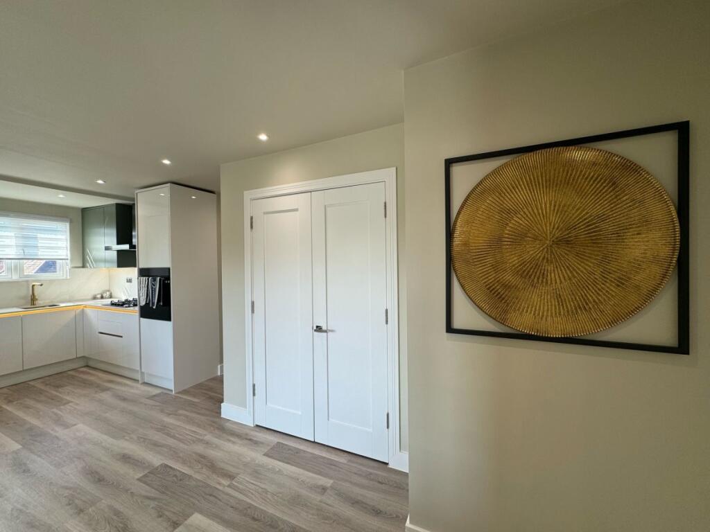 Apartment in Hemel Hempstead - View 2