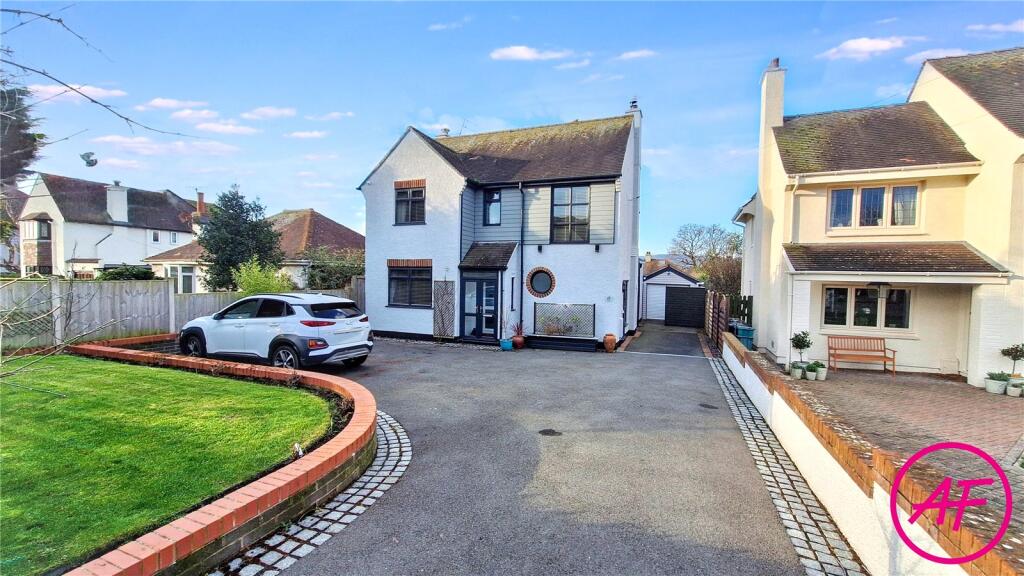 2-bed detached on St. Hilarys Drive, Deganwy, Conwy, LL31, £445,000