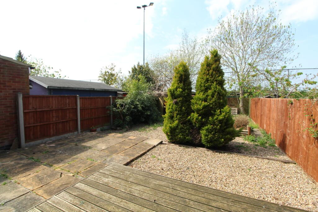 Dunley Way, Lutterworth, LE17 photo 4