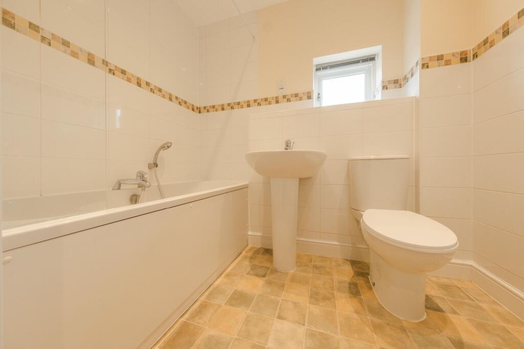 Apartment in Bristol, Repton Grange, Brentry - View 5