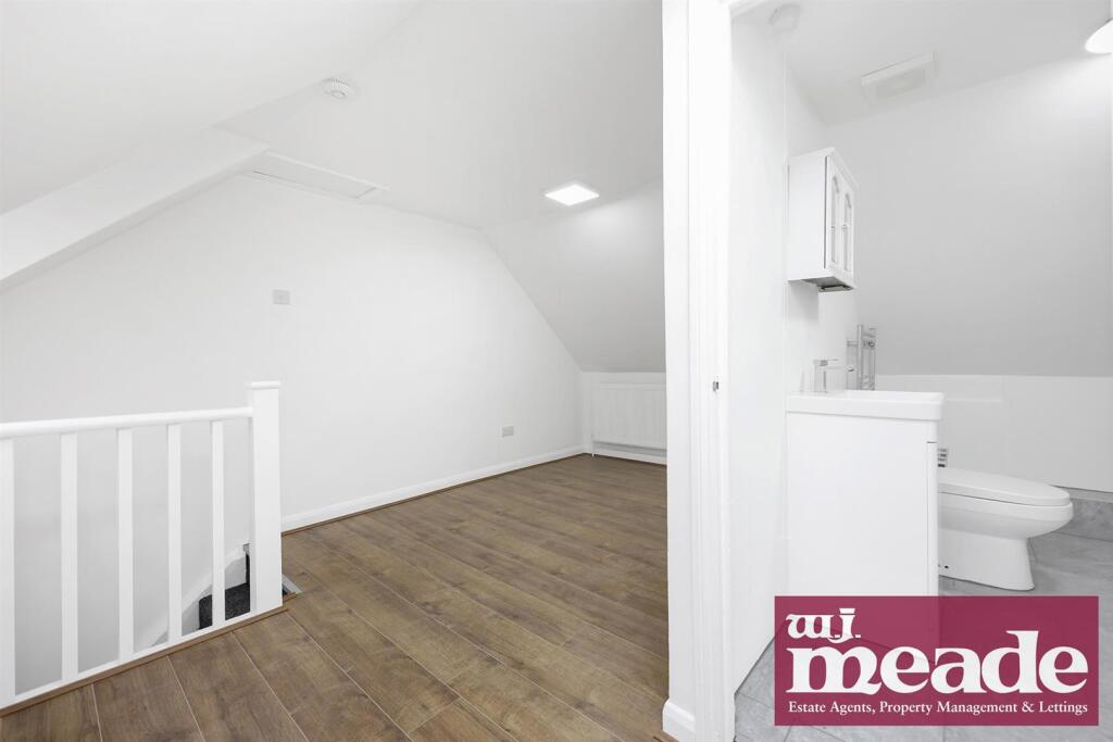 Apartment in London - More