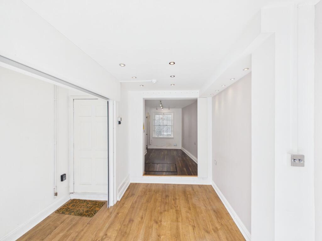 Apartment in Worcester - View 5