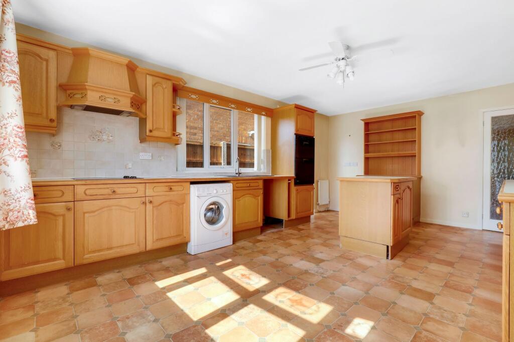 House in Gedling, Woodthorpe - More