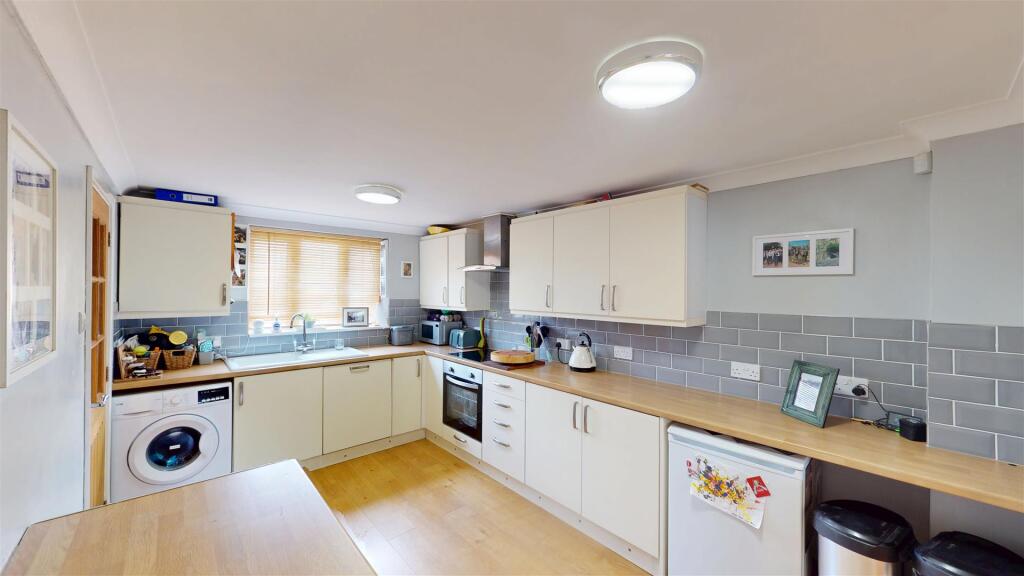 House in Milton Keynes, Monkston, Kents Hill, Monkston and Brinklow - View 6